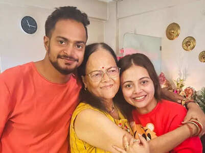 Devoleena celebrates Christmas with her hubby