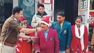 When Ghaziabad cops played Santa for this 12-year-old boy