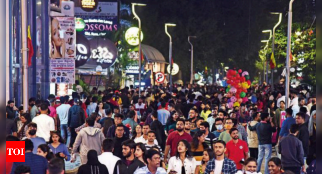 बढ़ती भीड़ ने बेंगलुरू के ब्रिगेड रोड में कारोबार बढ़ने की उम्मीद जगाई |  बेंगलुरु समाचार – टाइम्स ऑफ इंडिया