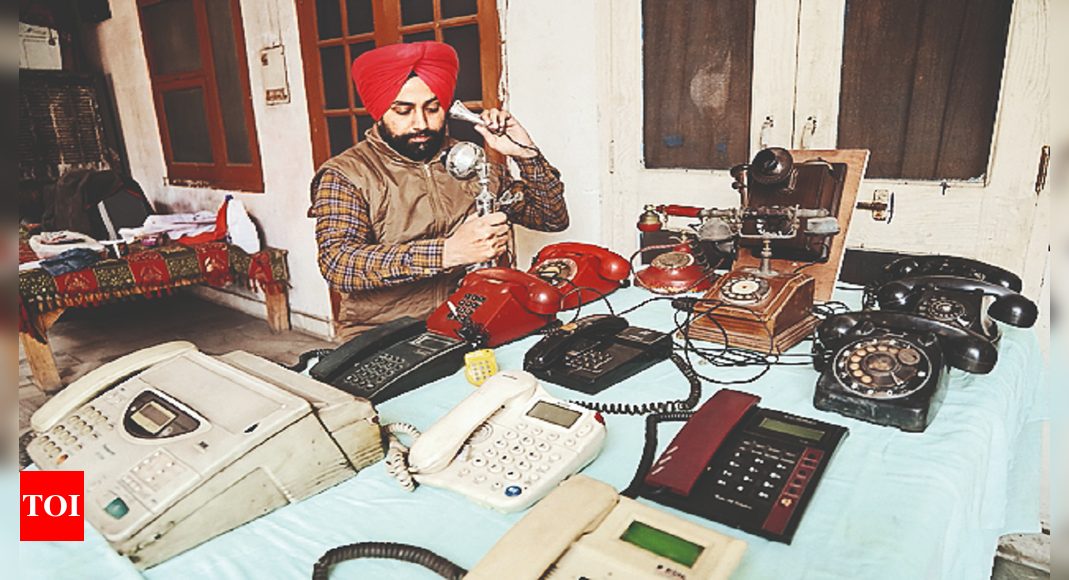 प्राचीन कलेक्टर बीते युग के फ़ोनों को संजोते हैं |  लुधियाना समाचार – टाइम्स ऑफ इंडिया