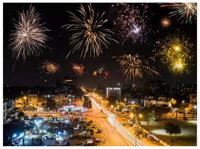 New Year 2023: WhatsApp and Facebook Status