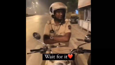Watch: Video of man singing for Mumbai cops at Marine Drive goes viral