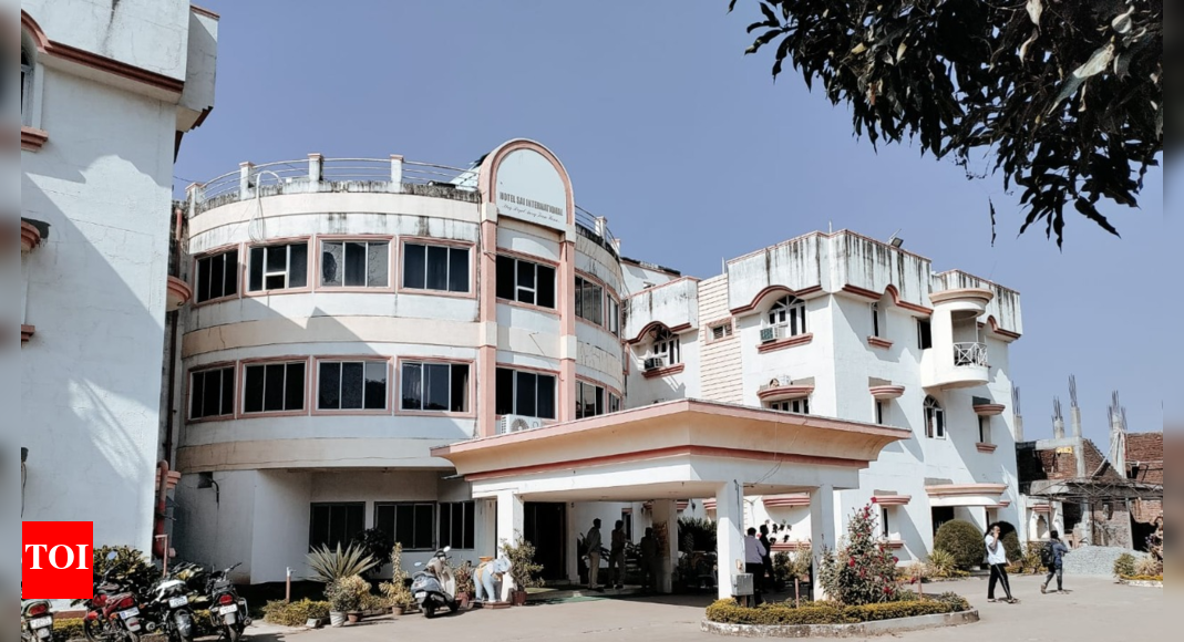 Putin critic dies in fall from third floor; second Russian tourist to die at same Odisha hotel