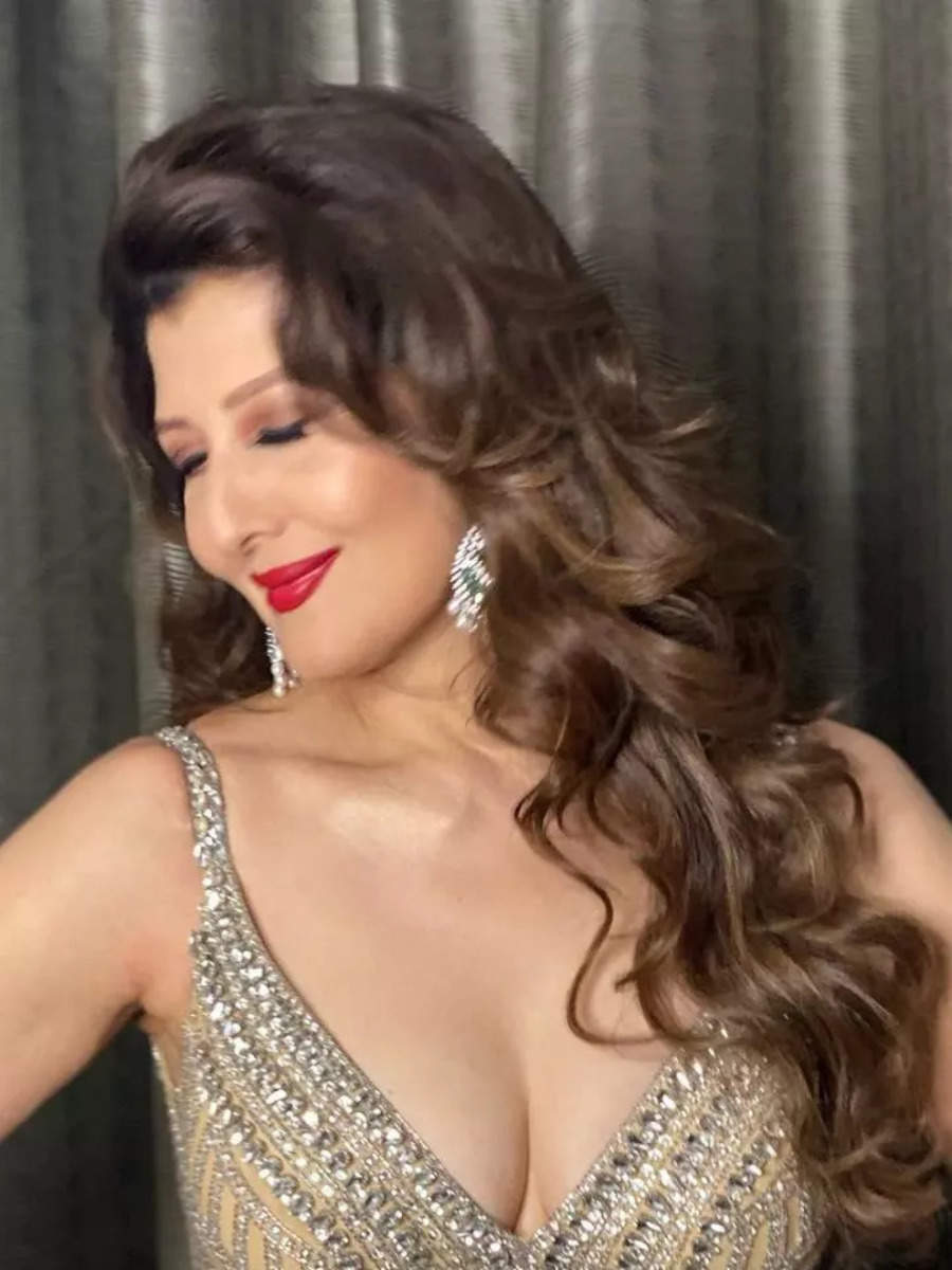 salman khan's ex girlfriend sangeeta bijlani age 62 hottest looks