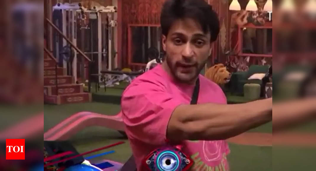 Bigg Boss Shalin Bhanot Breaks Things And Asks Bigg Boss To Open