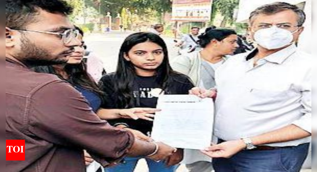 वीर नर्मद साउथ गुजरात यूनिवर्सिटी, एमएसयू में अलग हॉस्टल नियम क्यों, लड़कियों से पूछें |  सूरत समाचार – टाइम्स ऑफ इंडिया