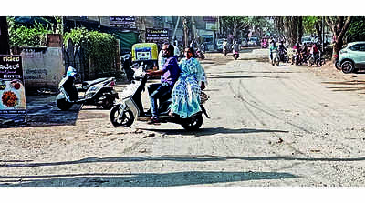 Bad roads in Dharwad make commuting a Herculean task