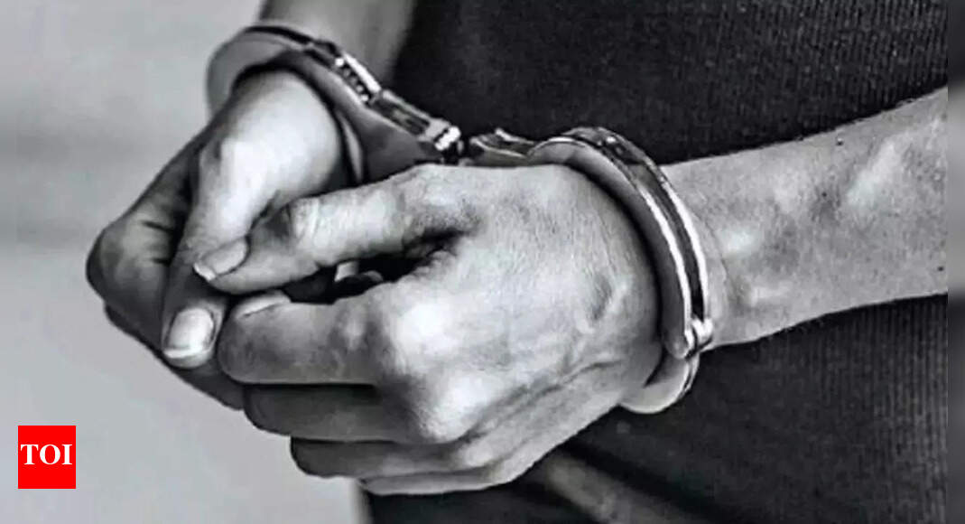 नासिक प्राइवेट अस्पताल के वार्ड बॉय ने डॉक्टर पर कैंची से हमला किया, गिरफ्तार |  नासिक समाचार – टाइम्स ऑफ इंडिया