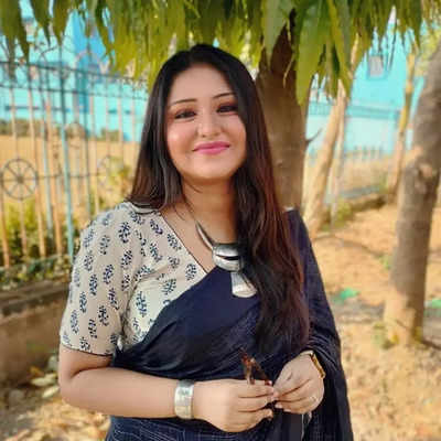 Singer Soumita Saha’s latest Rabindra Sangeet captures the winter vibes