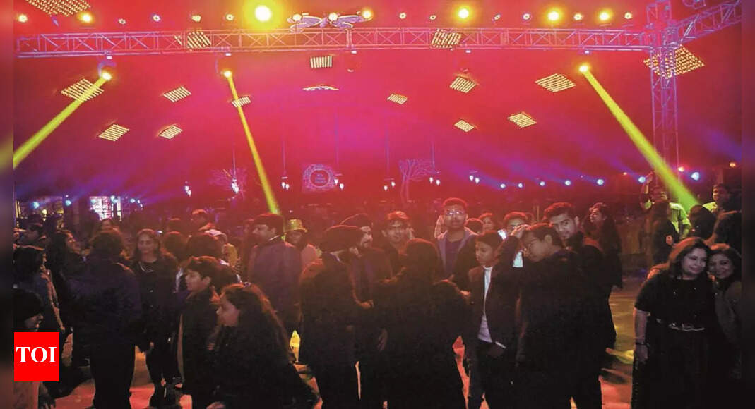 Hotels, Clubs Gear Up For Ny Bash With Cov Protocols | Ranchi News ...
