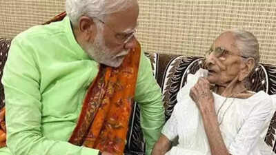 PM Modi visits ailing mother in Ahmedabad hospital