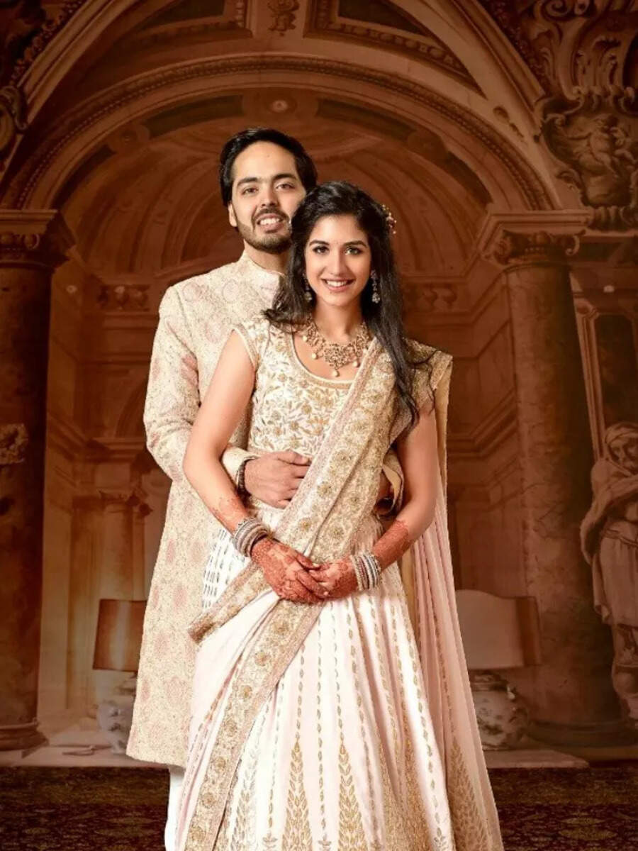 Most stylish pictures of newly rokafied couple anant ambani and