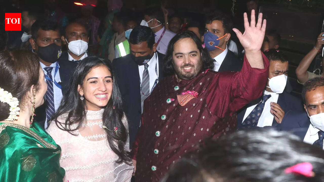 Watch: Anant Ambani and Radhika Merchant at airport with other family ...