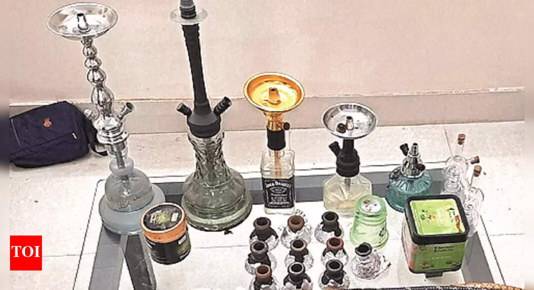 Salt Lake Salt Lake Lounge Bar Shut Down For Serving Hookah, Three Held Kolkata News Times