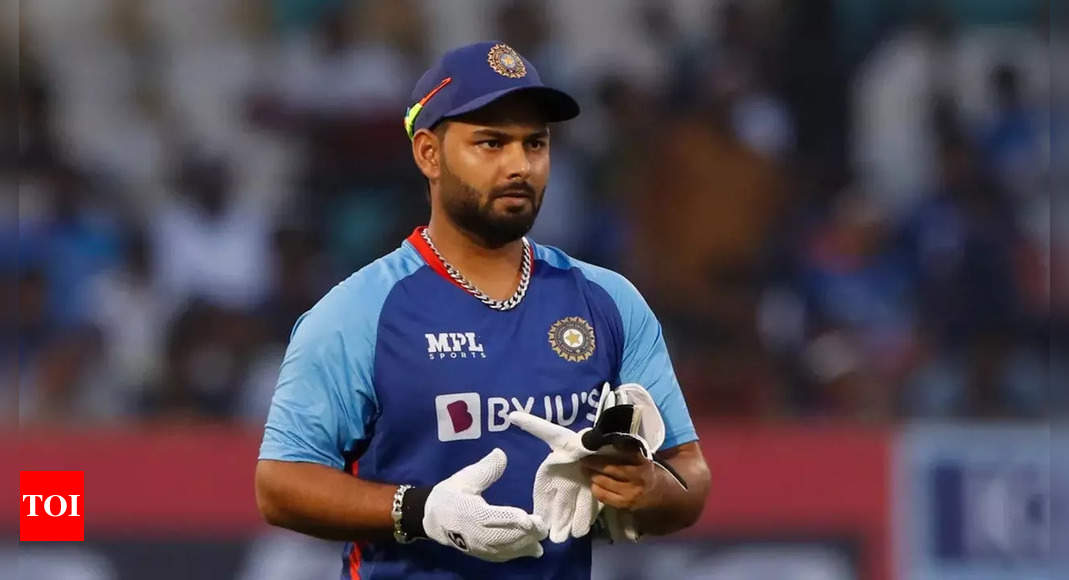 PM Modi speaks with Rishabh Pant's family, inquires about his health ...