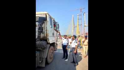 Goa: Don’t let excitement make you lose sense of road discipline, police tell Zuari bridge commuters