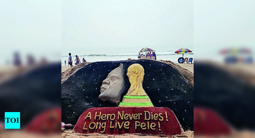 सॉकर लेजेंड पेले के निधन पर राज्य में शोक |  भुवनेश्वर समाचार – टाइम्स ऑफ इंडिया