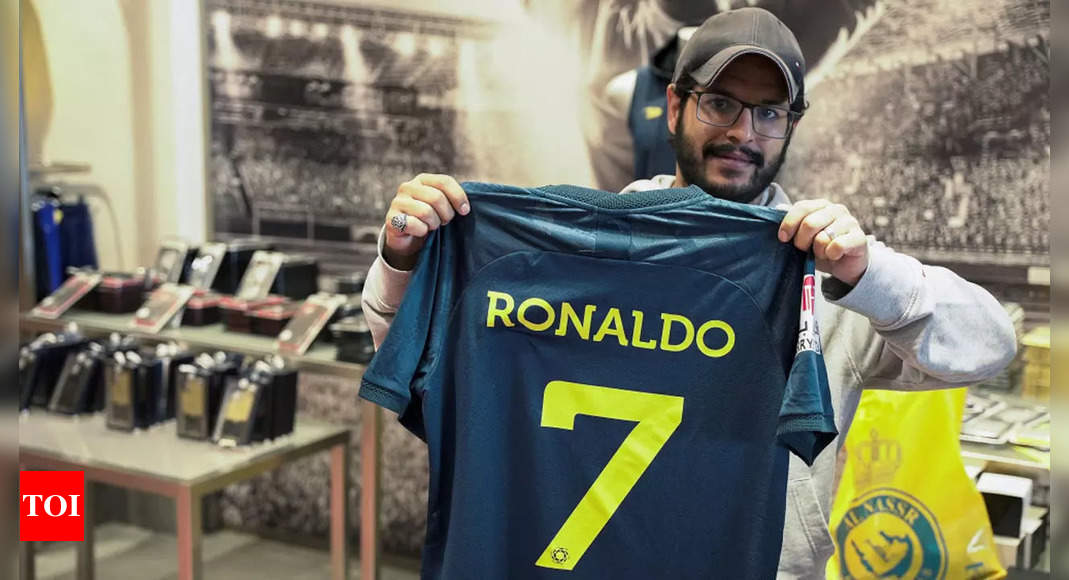 ‘Historic moment’: Saudis flock to buy Ronaldo shirts after Al Nassr deal | Football News