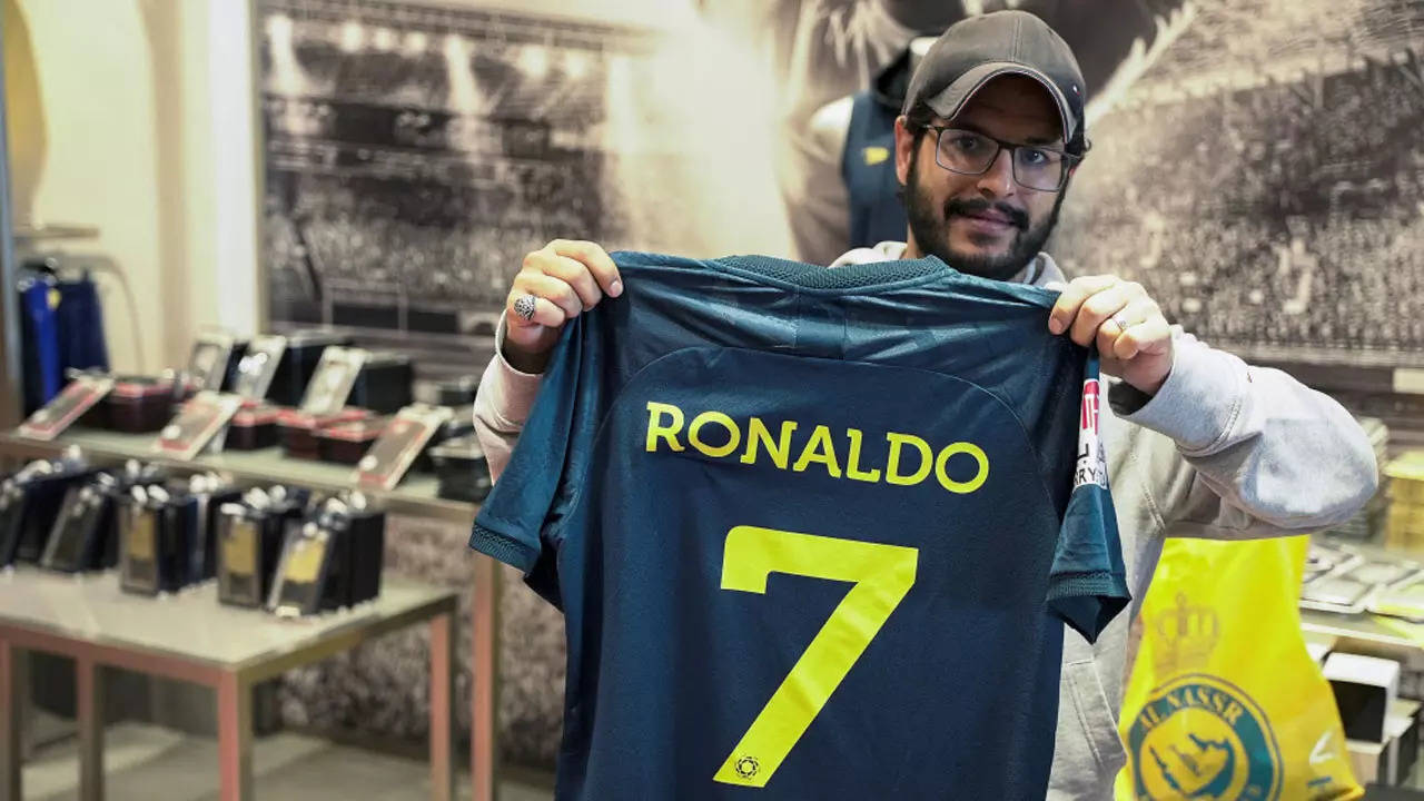 ronaldo with jersey