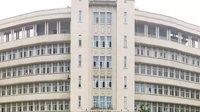 Retired Bombay HC judge complains against JJ Hospital doctor