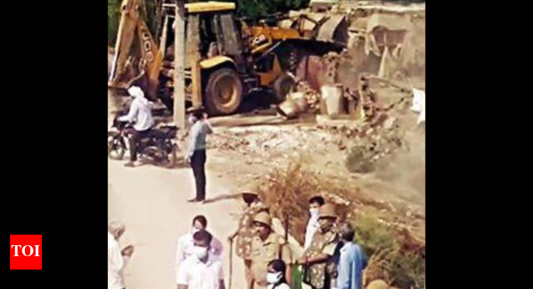 बंद करने को कहा, यूपी में 85 टैनिंग यूनिट पर बुलडोजर चलाया |  मेरठ समाचार – टाइम्स ऑफ इंडिया