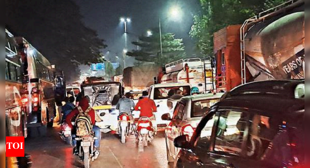 Hadapsar Heavy vehicles, tourist buses choke Hadapsar & Nagar road