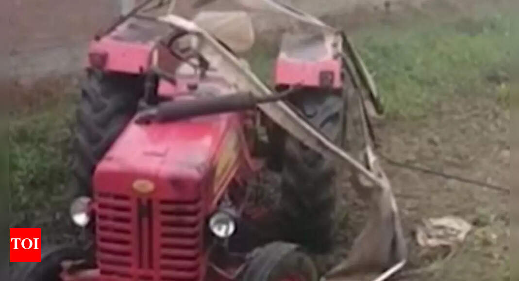 Three killed after tractor overturns and falls into ditch in Uttar ...