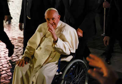 Pope Francis marks New Year as Vatican prepares to mourn Benedict