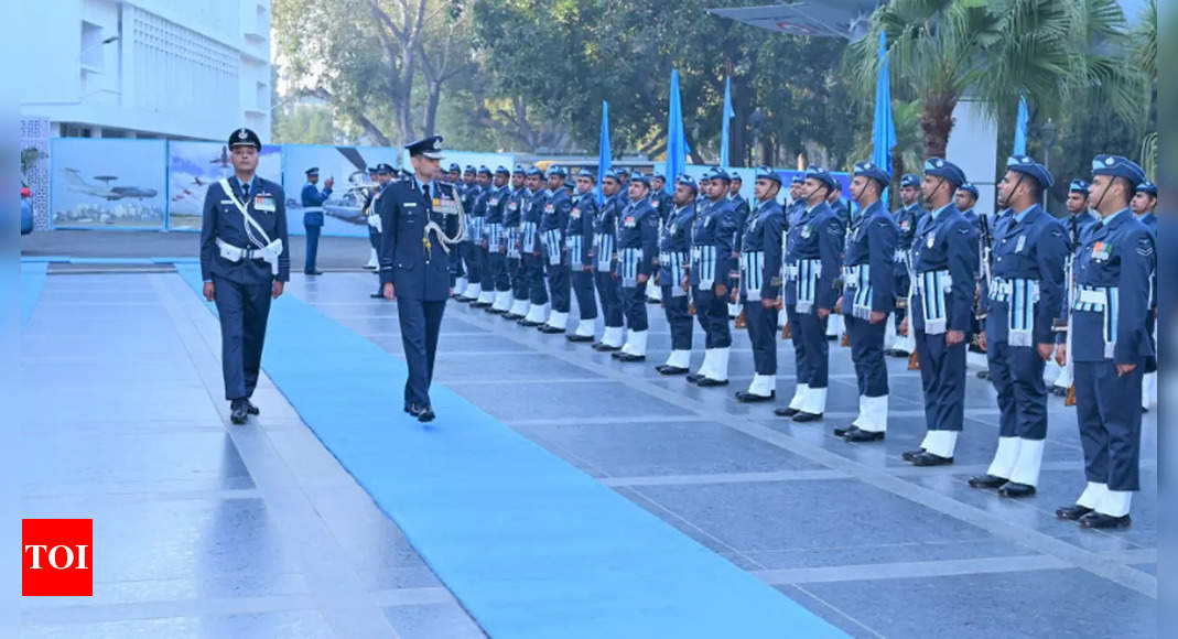 Air Marshal Pankaj M Sinha takes over as chief of IAF’s Western Command | India News – Times of India