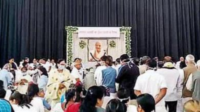 Vadnagar holds prayer meeting in memory of PM Narendra Modi's mother Heeraba
