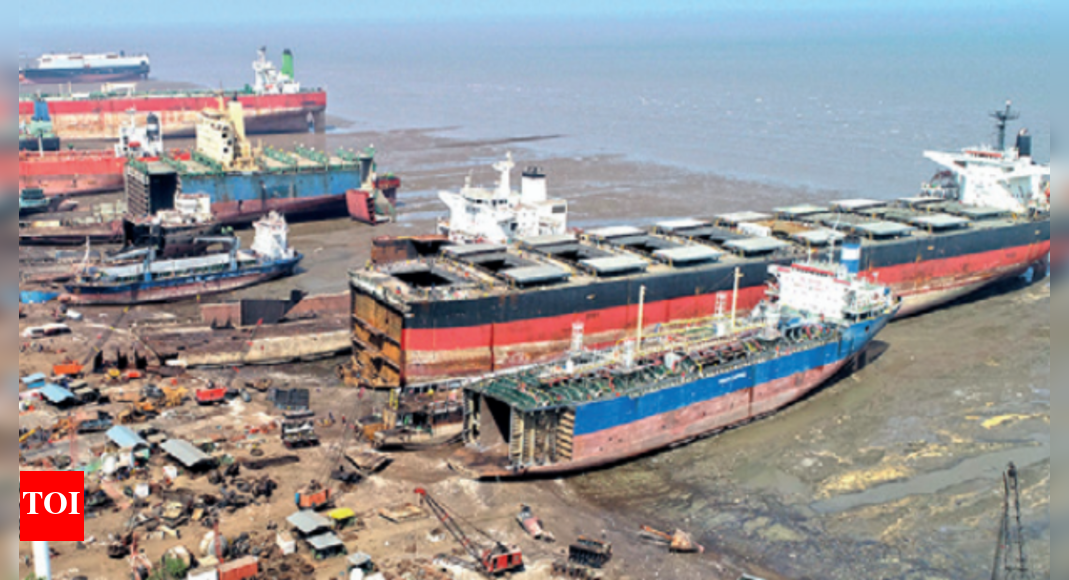 Alang Alang Sails In Rough Sea With Dip In Inbound Ships Rajkot News Times of India