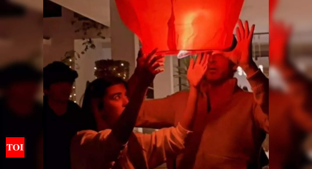 Hrithik Roshan, Saba Azad embrace the new year with flying lantern – Watch video – Times of India