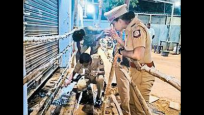 Young tippler hurls Molotov cocktail at Tasmac outlet, held in Coimbatore