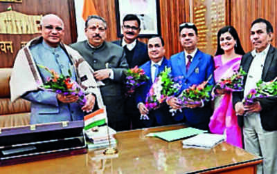 Bar members meet guv, seek rollback of court fee hike