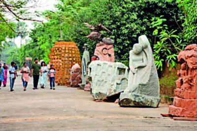 City readies 51 sculptures for installation at key places