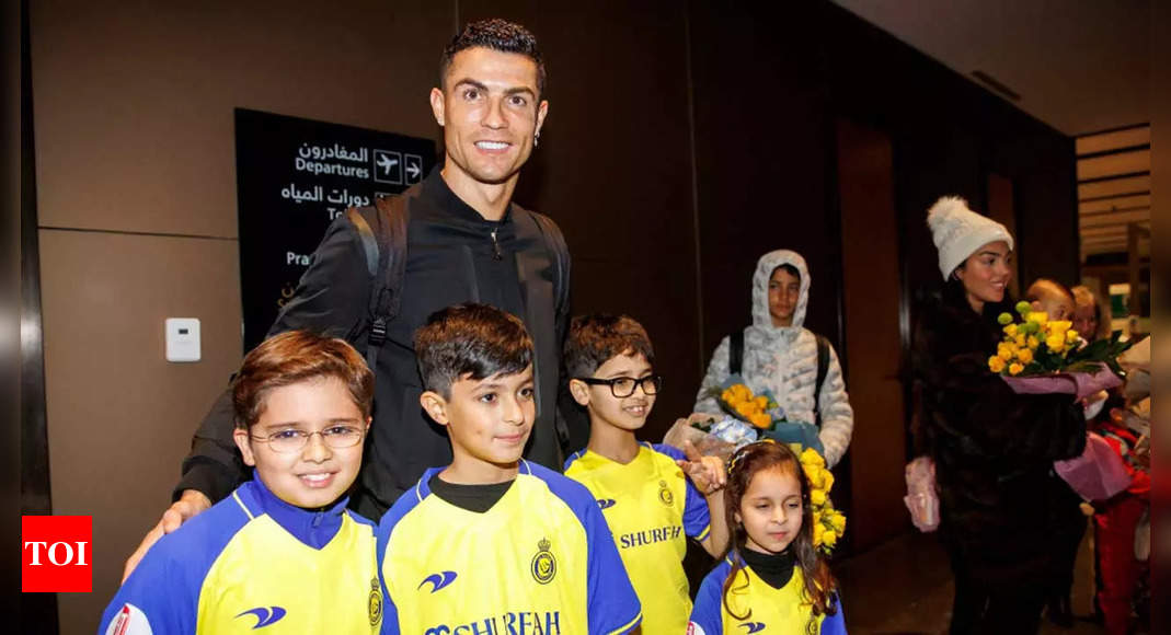 Cristiano Ronaldo arrives in Saudi Arabia ahead of grand Al Nassr unveiling | Football News-NewsNow