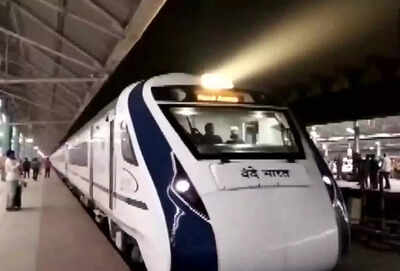Vande Bharat pelted with stones in Bengal's Malda; BJP demands NIA probe