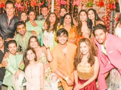 Anupamaa's glam up for Rushad’s mehendi