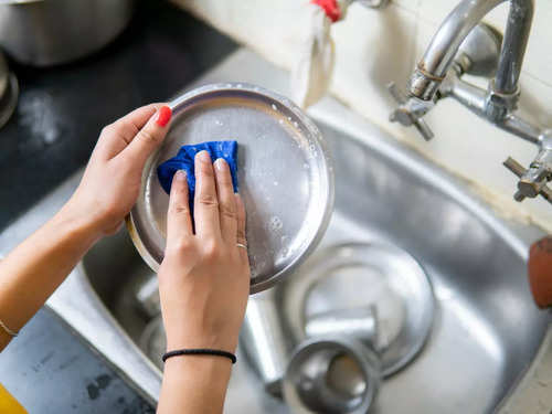 How Hot Does Water Have to Be When Washing Dishes