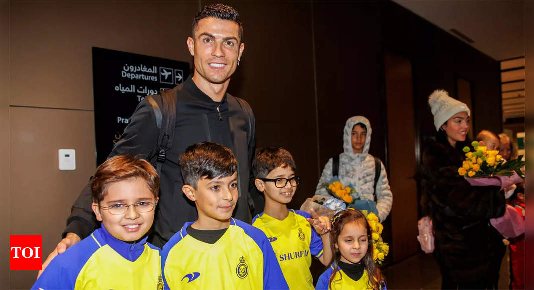 In pictures: Ronaldo, family given heroes' welcome at Al Nassr