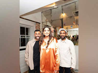 Check out how Sonam Kapoor celebrated Holiday Season with her family