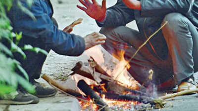 Delhi logs season's lowest of 4.4 degrees Celsius; orange warning for next two days