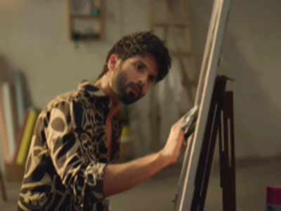 Shahid Kapoor teases fans about 'new phase' in OTT debut 'Farzi'