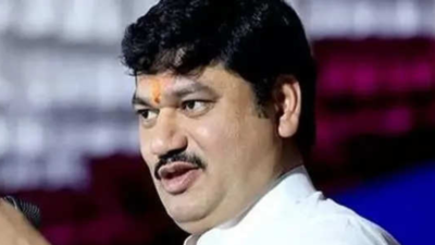 NCP ex-minister Dhananjay Munde injured in car crash in Beed, airlifted to Mumbai