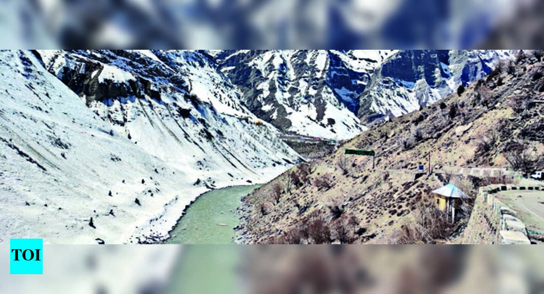 Manali: Himachal Freezes Under Cold Wave; Keylong Records -11o C ...