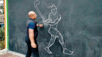 Men's Hockey World Cup 2023: Tehsildar makes wall art in Ganjam town to raise awareness about event