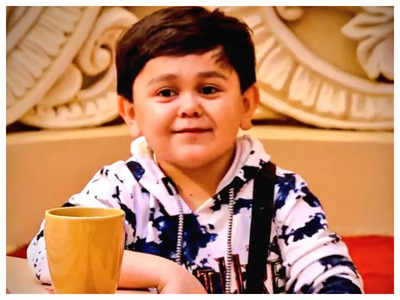 Bigg Boss 16: Abdu Rozik gets emotional as he shares his story of how he  sang in markets after school to support family - Times of India