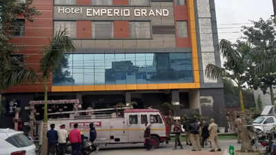 10 injured as gas pipeline explodes in Lucknow hotel