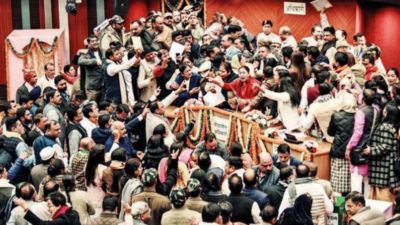 No swearing-in, no mayor as AAP-BJP row escalates