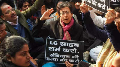 MCD row: AAP protests outside Delhi L-G's residence over aldermen nomination